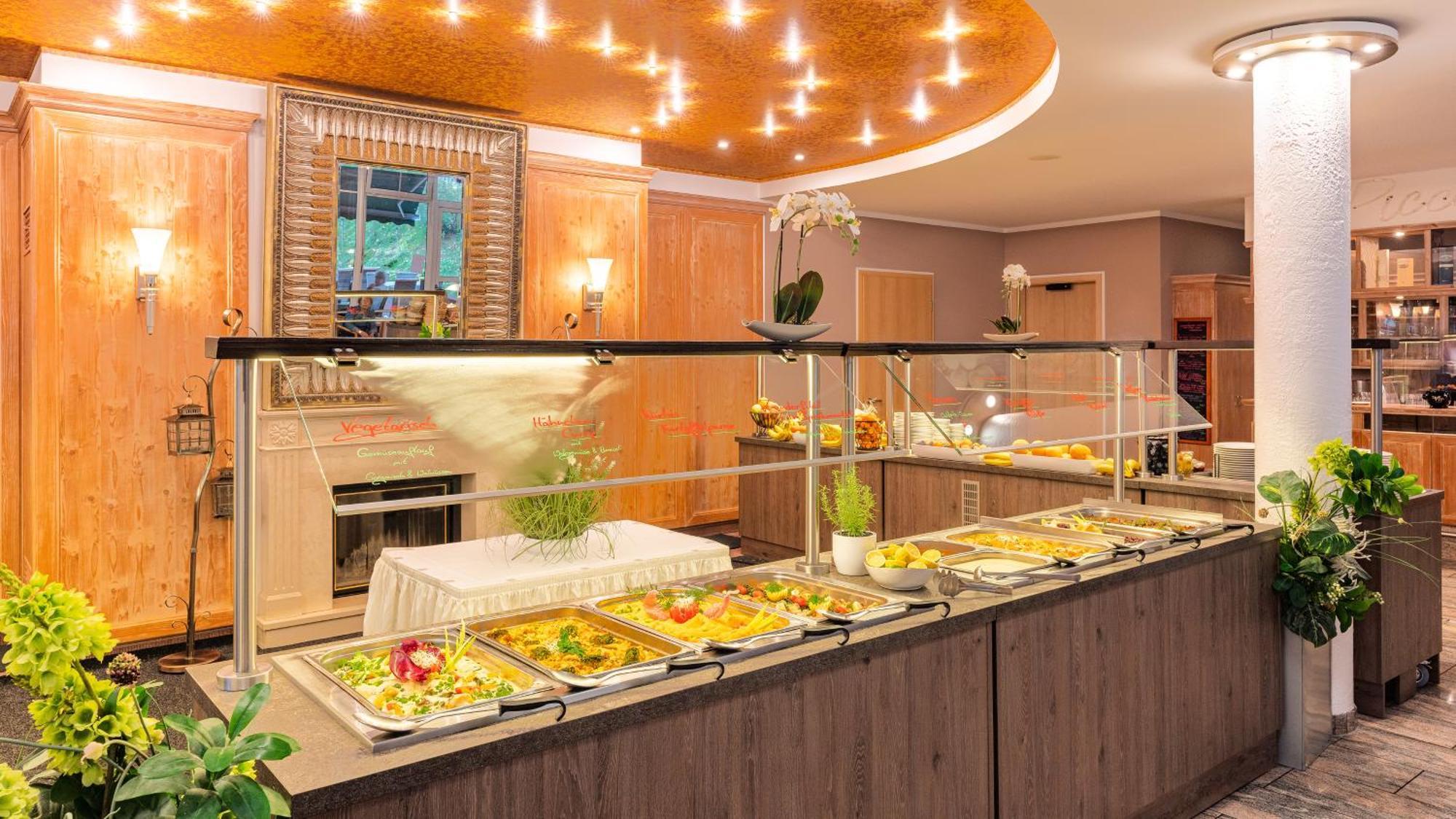 Ostseehotel Villen Im Park - Ein Rovell Hotel ゼーバート・ヘリングスドルフ エクステリア 写真