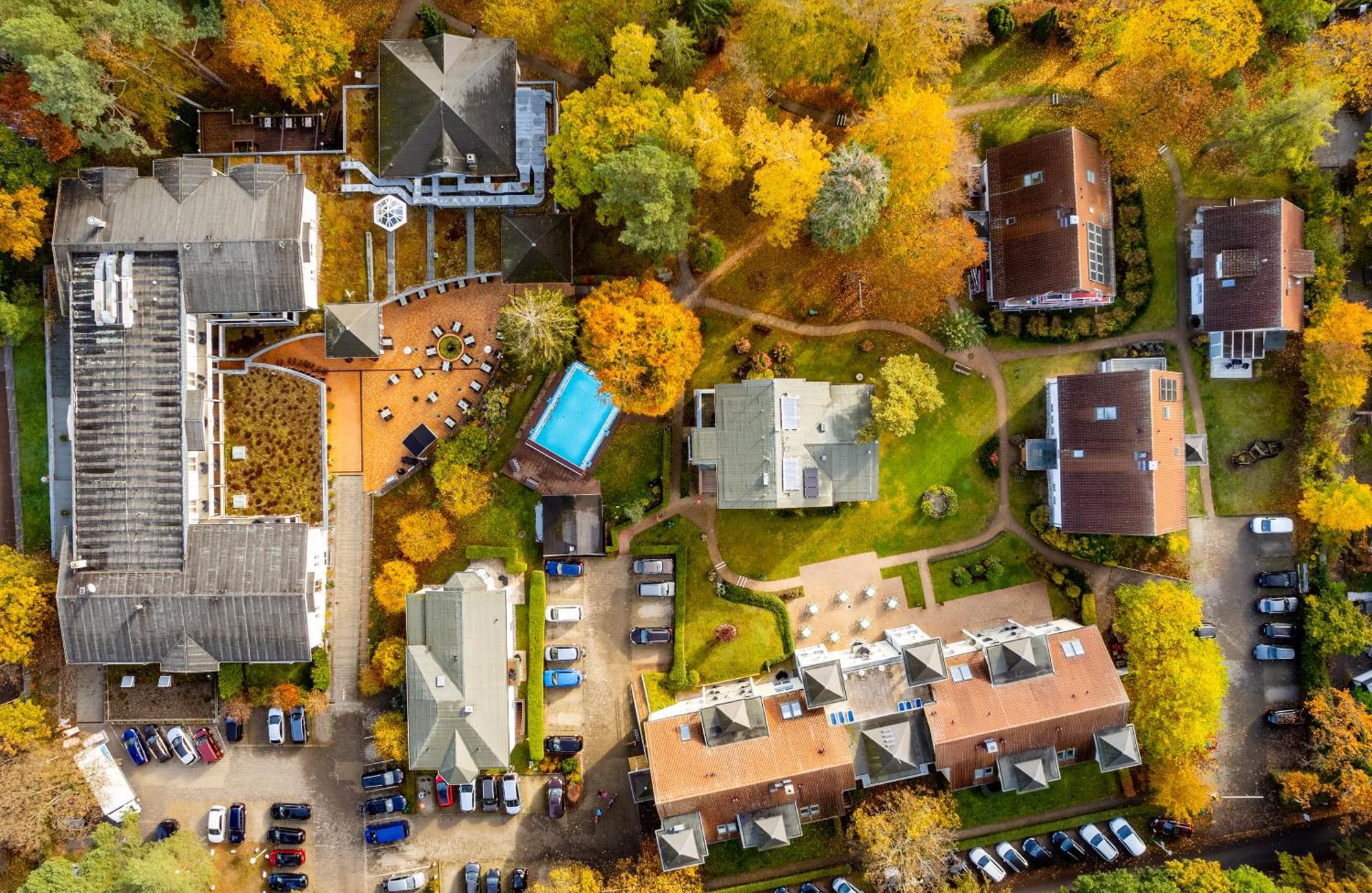 Ostseehotel Villen Im Park - Ein Rovell Hotel ゼーバート・ヘリングスドルフ エクステリア 写真