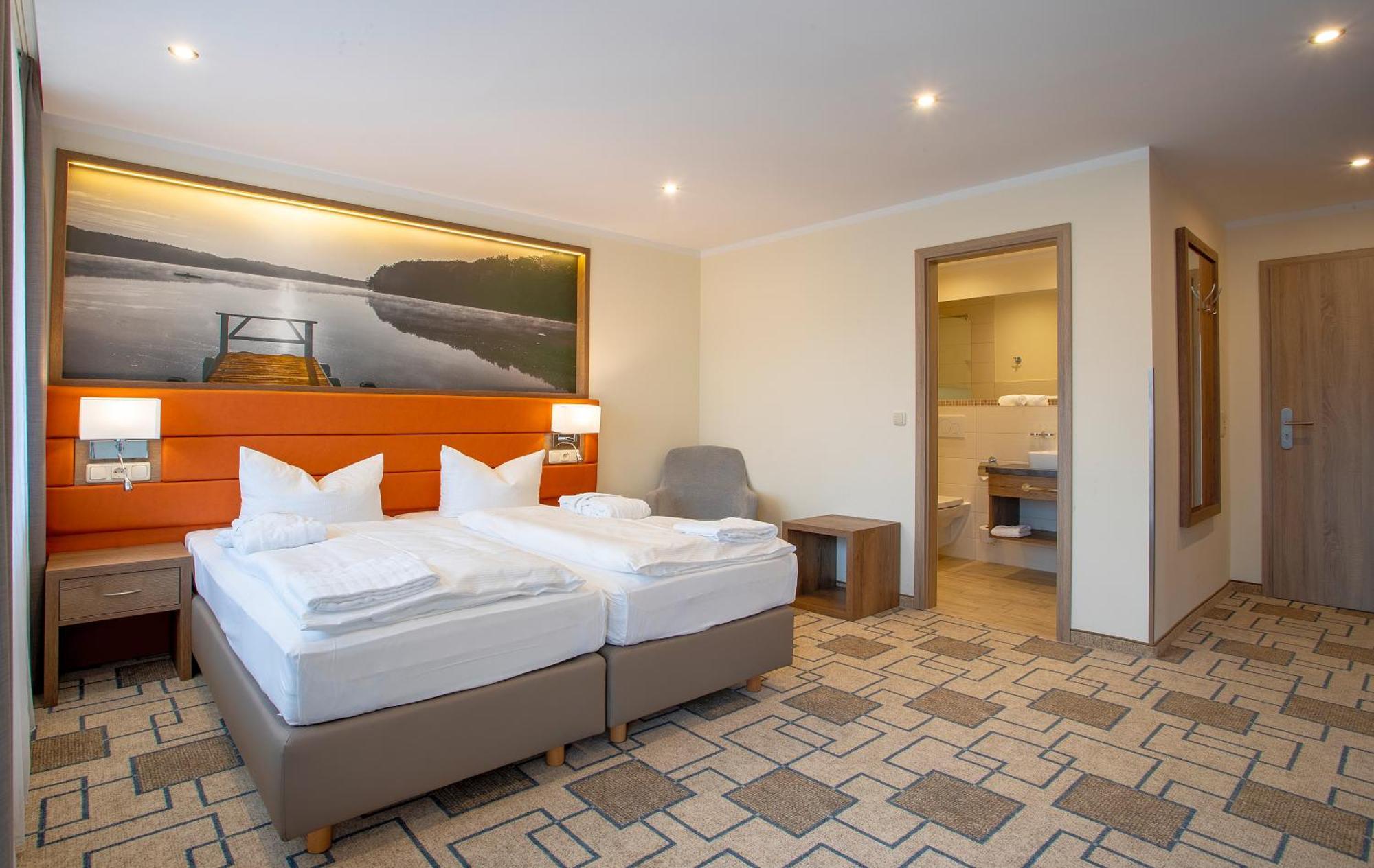 Ostseehotel Villen Im Park - Ein Rovell Hotel ゼーバート・ヘリングスドルフ エクステリア 写真