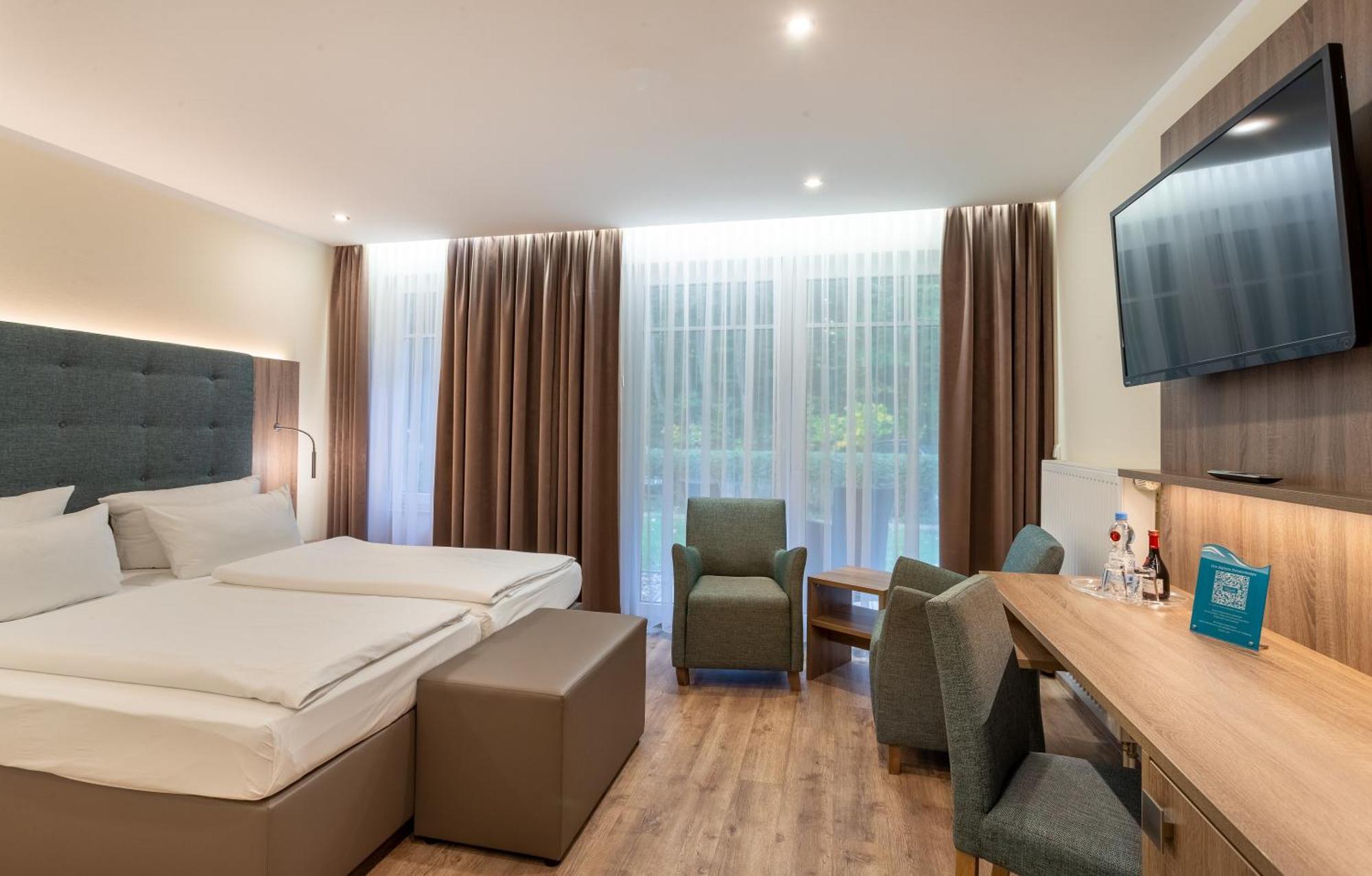 Ostseehotel Villen Im Park - Ein Rovell Hotel ゼーバート・ヘリングスドルフ エクステリア 写真