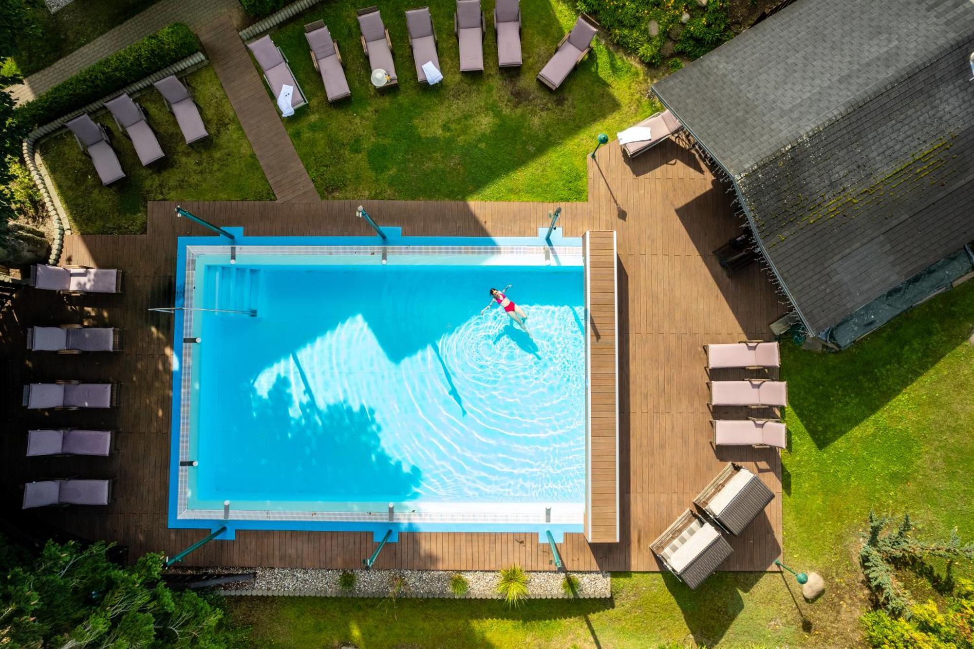 Ostseehotel Villen Im Park - Ein Rovell Hotel ゼーバート・ヘリングスドルフ エクステリア 写真