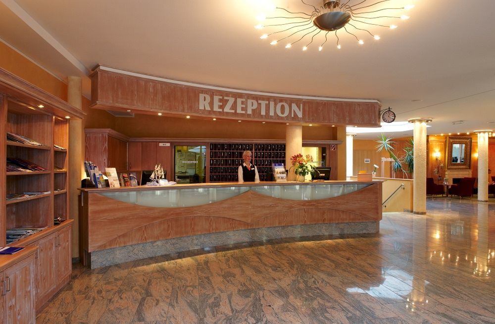 Ostseehotel Villen Im Park - Ein Rovell Hotel ゼーバート・ヘリングスドルフ エクステリア 写真