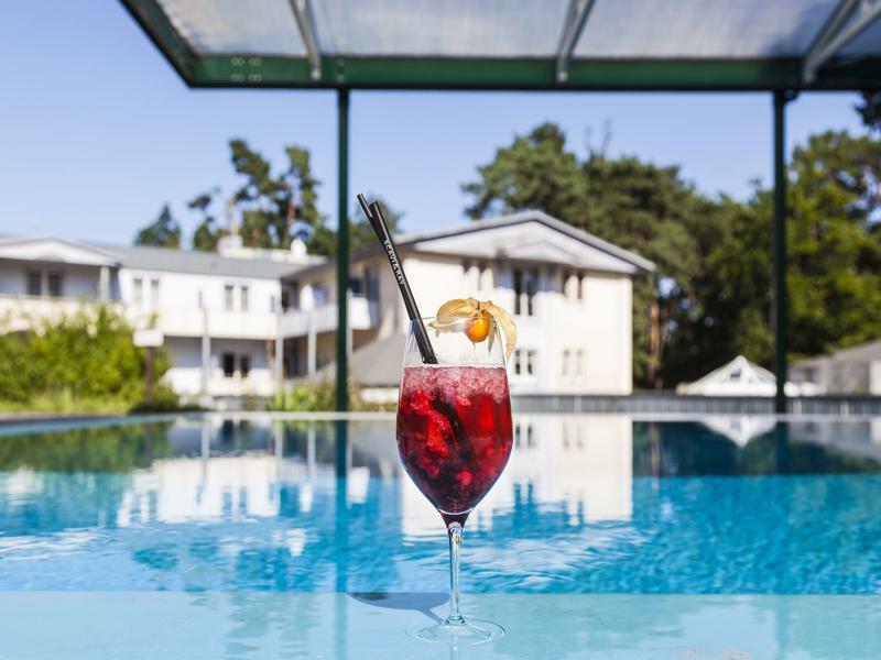 Ostseehotel Villen Im Park - Ein Rovell Hotel ゼーバート・ヘリングスドルフ エクステリア 写真